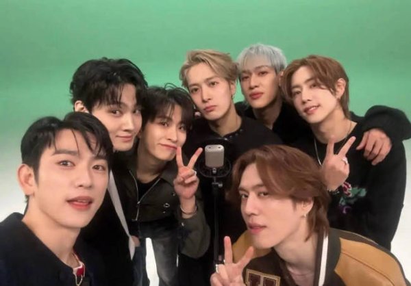 盈通策略 Got7朴珍荣曝团内趣事 台下抓衣领吵架台上装亲近