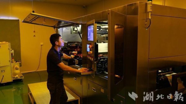 天诚配资 来凤：小县城走出科技突围路 电子产业重塑工业竞争力